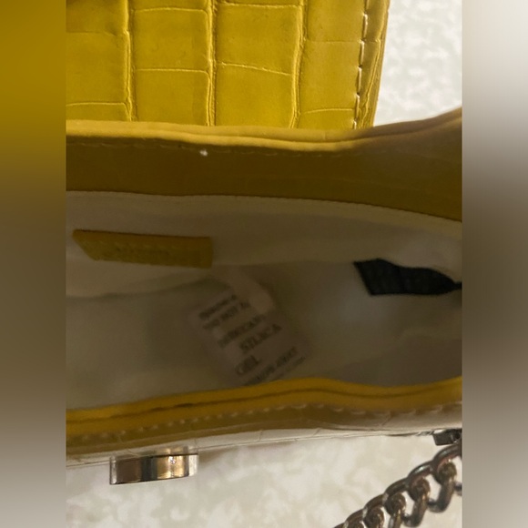 RARE Urban Outfitters Yellow Small NEW Vegan Leather Purse - Picture 3 of 12